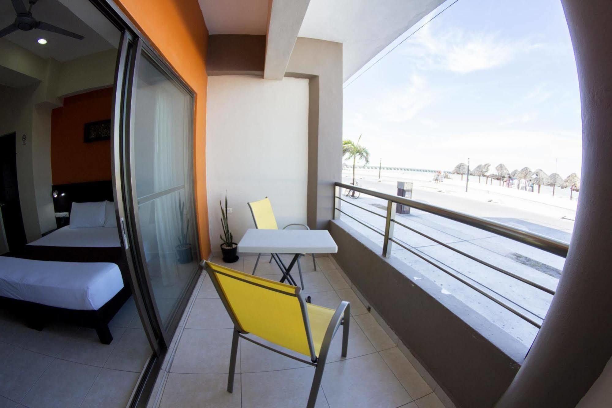 Hotel & Suites Domani Progreso  Zewnętrze zdjęcie
